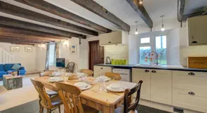 4 Zoar Cottage - Image 4