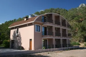 Golden River Hotel - Image 2