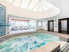Royal Palm Tower - Image 4