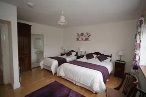 Oldtown Farmhouse - Image 5