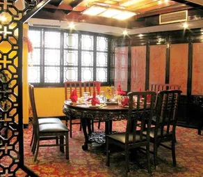 Yuehua Grand Hotel - Image 5