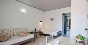 Pegasus Hotel & Apartments - Image 3