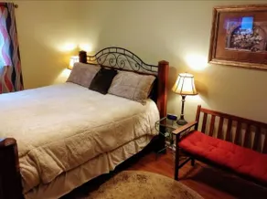 Short North/OSU Pet Friendly - Image 5
