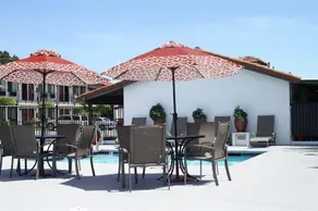 Regency Inn - Image 4