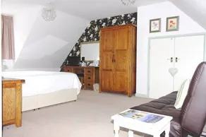 Springfields Bed & Breakfast - Image 2