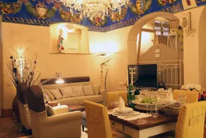 Decameron House - Image 3