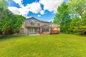 TORONTO LUXURY GUESTHOUSE - Image 1