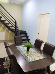 2 Storey 5 Room Semi-D Homestay Nilai and KLIA, F1 Sepang with Pool - Image 3