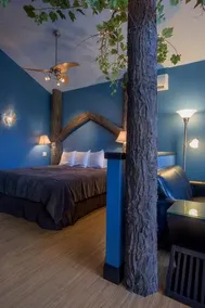 Eureka Springs Treehouses Caves Castles and Hobbits - Image 4