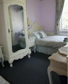 Weston House - Image 2