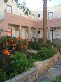 Colymbari Beach Hotel & Apartments - Image 2