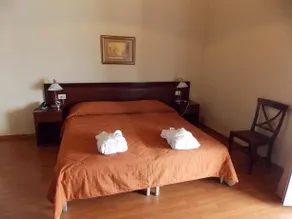 Istiaia Hotel - Image 5