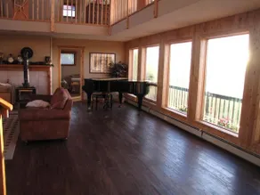Payne Lake Lodge - Image 3