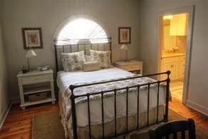 Mainsail Beach Inn - Image 5