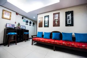 Check Inn Chinatown - Image 5