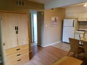 Executive Inn & Suites - Image 2
