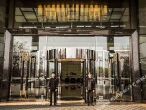 Qingdu International Hotel - Image 2