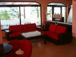 Paradise Hotel - Image 3