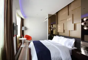 Qingdao King-Hood Hotel - Image 5