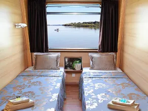 Compass River City Boatel - Image 4