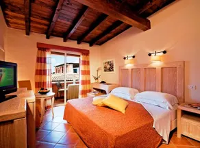 COLONNA PEVERO HOTEL - Image 5