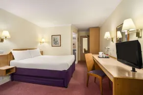 Days Inn by Wyndham Chester East - Image 5