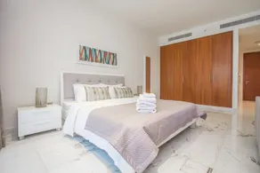DHH - Modern & Large Studio in the Business District of Dubai - Image 4
