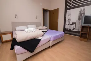 URBANA GUEST HOUSE - Image 4