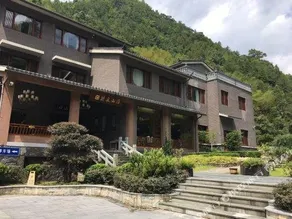 Tingquan Shanzhuang Hotel - Image 2