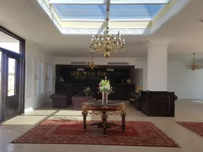 Spectra Inn Hotel - Image 4