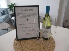 Modern 3 Bedroom Apt With FREE Parking, Netflix, Wifi & Welcome Wine by BnB Pro - Image 2