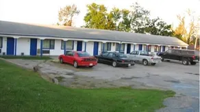Iris Motel - Image 5