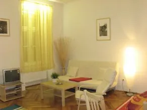 Kings Opera Apartment - Image 2