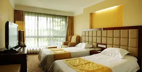 Royal Hotel - Image 2
