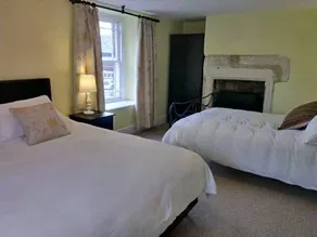 The Medieval Hall Apartment - Image 5