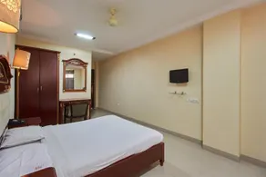 OYO Flagship 14060 Orient Inn Sadar - Image 3