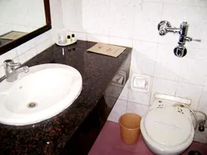 Hotel Parbhat Inn - Image 5