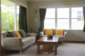 Elegant House in Auckland - Image 3
