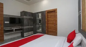 Tandoori Veg Hotel by OYO Rooms - Image 3
