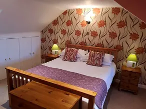 Hay Lodge - Image 3