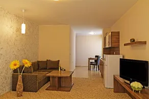Sun Gate Aparthotel - Image 5