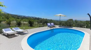 Holiday Home Rupotina with a large yard, pool and a beautiful view - Image 5