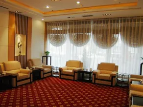 Sunshine Hotel - Image 2