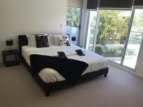 Modeo - Whole House 6 Bedrooms 6 Bathrooms - Image 3