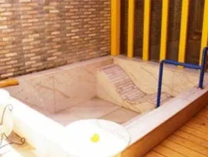 Tulip Hot Spring Garden Hotel - Image 2
