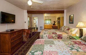 Silver Saddle Motel - Image 4