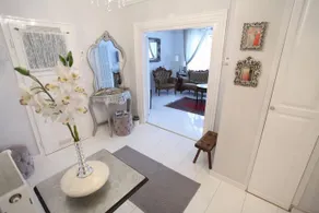 d.Five Neo-baroque Apartment with Terrace - Image 4