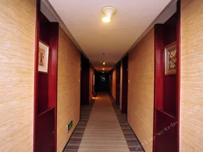 Joy Hotel - Image 2