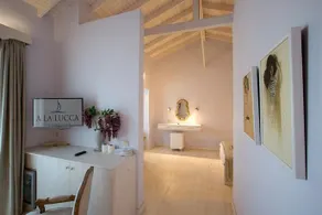 A La Lucca Hotel - Image 3