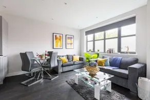 Home.ly Watford Premier Apartments - Image 1